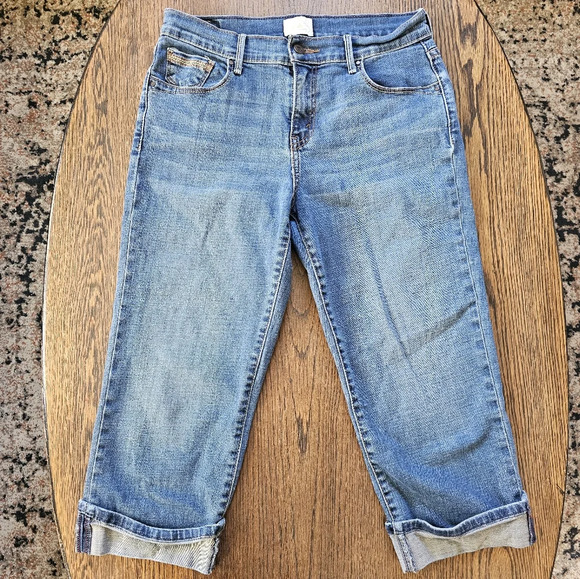 Levi's 515 Capri Cuffed Leg Medium Wash Jeans Size Women's 6 - Picture 2 of 11